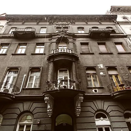Dnd Astoria Szentkiralyi Street *