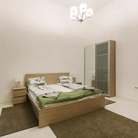 Apartment Dnd Astoria Szentkiralyi Street *